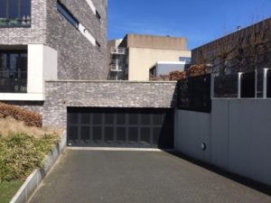 Professionele zijwaartse garagedeur in Breda | Brabant Deur