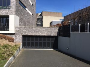 Professionele zijwaartse garagedeur in Geldrop | Brabant Deur