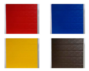 gekleurde panelen garagedeur stucco
