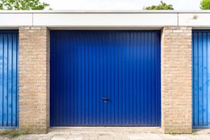 nieuwe kanteldeur in oude garagebox | Brabant Deur
