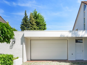 Stijlvolle elektrische garagedeur uit onze design-line | Brabant Deur