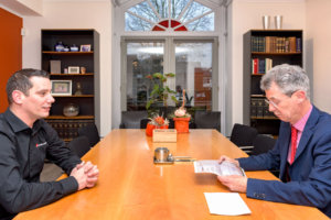 Het winnende lot van Jubileumactie in handen van notaris Reijntjes | Brabant Deur